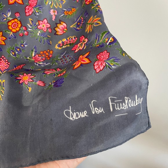 Designer Diane Von Furstenberg Scarf - Picture 3 of 8